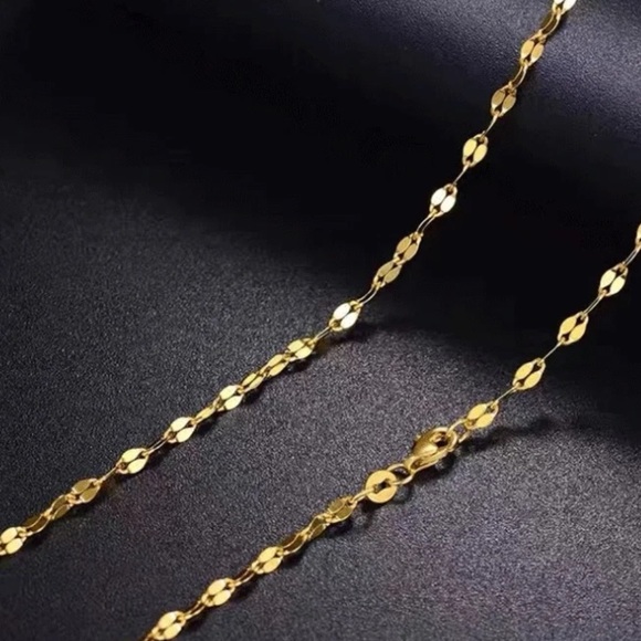 Gold plated delicate necklace - Picture 2 of 3